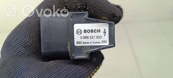 Volkswagen Golf V Cewka zapłonowa wysokiego napięcia 0986221023