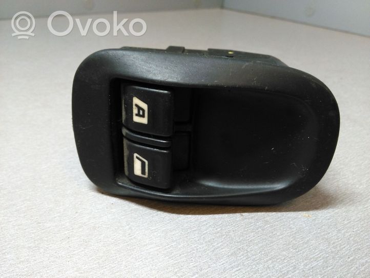 Peugeot 206 Interruttore di controllo dell’alzacristalli elettrico 9654858977