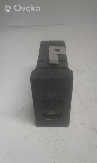 Volkswagen PASSAT B5.5 Interruptor de calefacción del asiento 3B0963564A