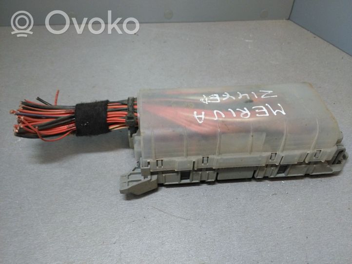 Opel Meriva A Module de fusibles 93363136