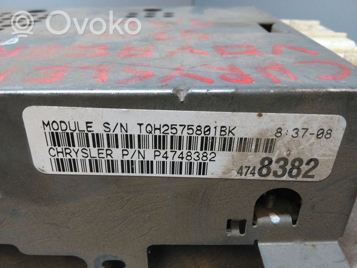 Chrysler Voyager Module confort P4748382