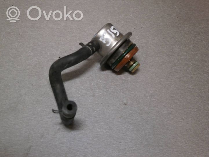 Volkswagen PASSAT B5.5 Régulateur de pression de carburant 078133534C