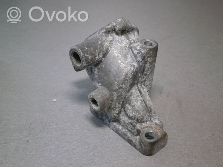 Opel Corsa C Boîtier de thermostat 90573325