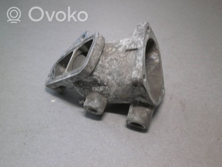 Opel Corsa C Termostaatin kotelo (käytetyt) 90573325