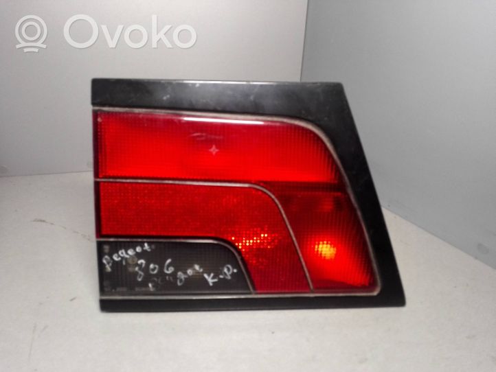 Peugeot 806 Lampy tylnej klapy bagażnika 45101