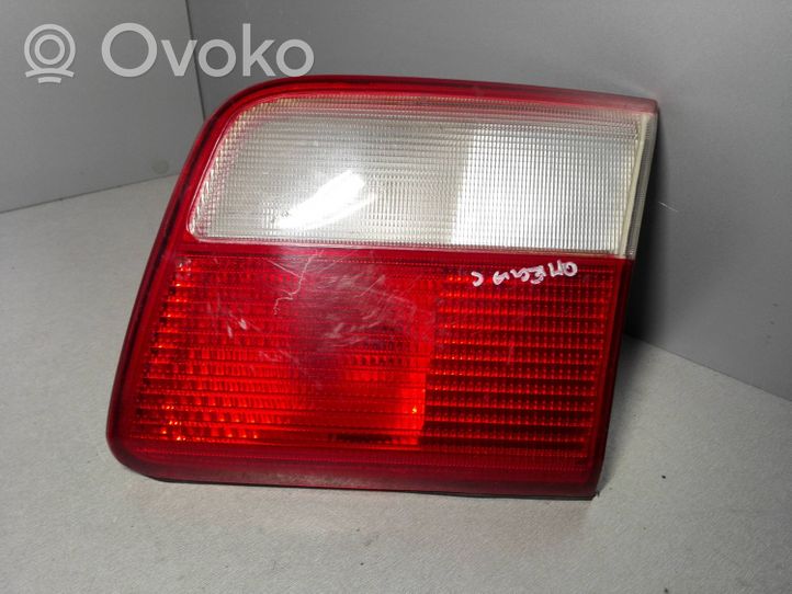 Opel Omega B2 Lampy tylnej klapy bagażnika 62257