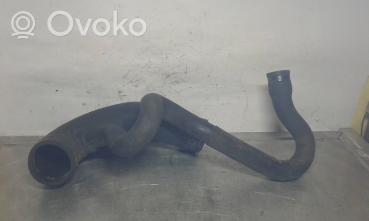 Volkswagen PASSAT B5 Wąż / Rura intercoolera 058145832B