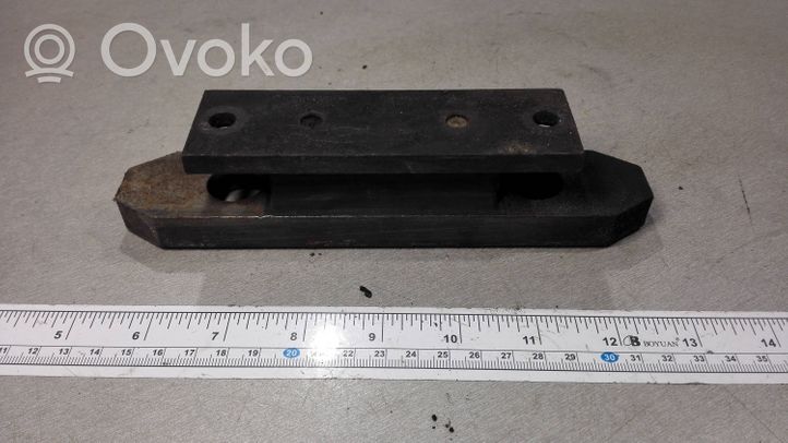 BMW 7 E38 Engine mount bracket 1096568