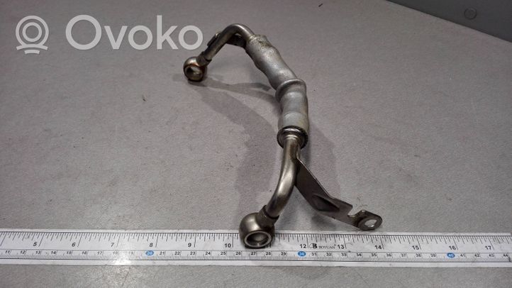 Volkswagen PASSAT B6 Coolant pipe/hose 06F121497G