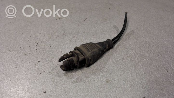 Volkswagen PASSAT B5 Outside/exterior temperature sensor 8D0820535