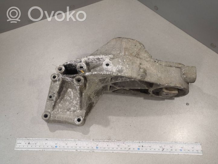 Mercedes-Benz Vito Viano W638 Driveshaft support bearing bracket A6112220009