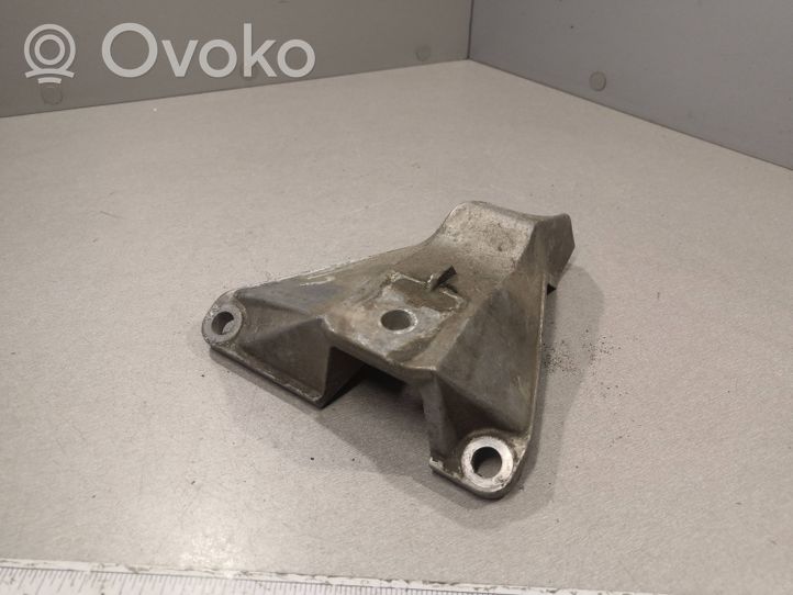 Audi A6 S6 C4 4A Pavarų dėžės tvirtinimo kronšteinas 4A0399114D