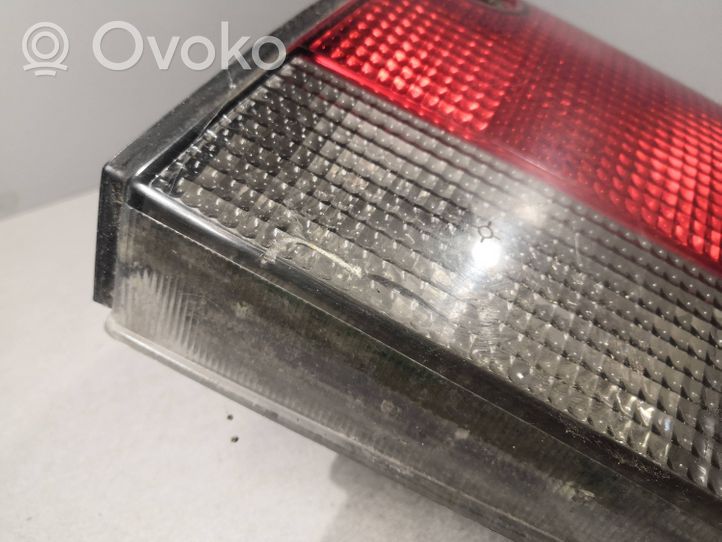 Saab 900 Lampy tylnej klapy bagażnika 21117481