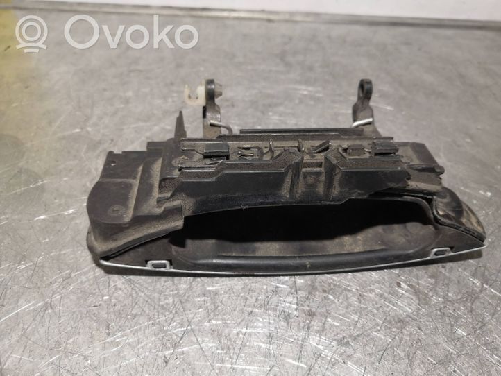 Audi A3 S3 A3 Sportback 8P Front door exterior handle 8E0839207