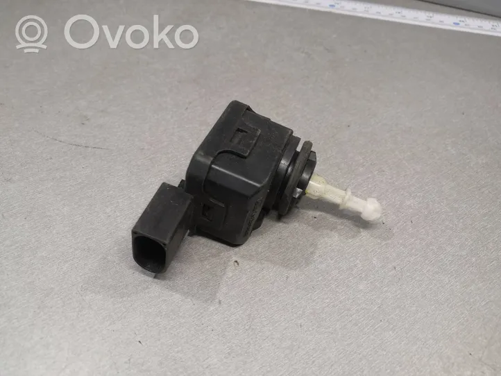 Mercedes-Benz ML W163 Headlight level adjustment motor A0008201608