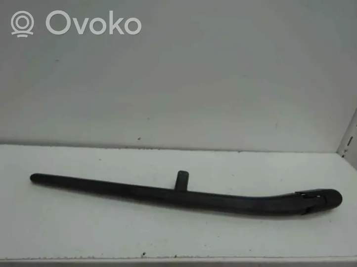 Chevrolet Captiva Rear wiper blade arm 