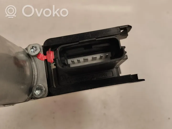 Hyundai i30 Front door window regulator motor 