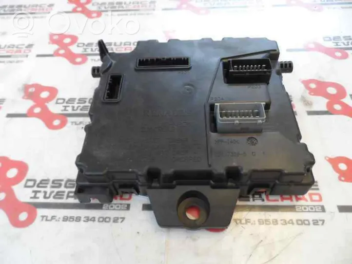 Renault Kangoo II Module de fusibles 8201077405--B