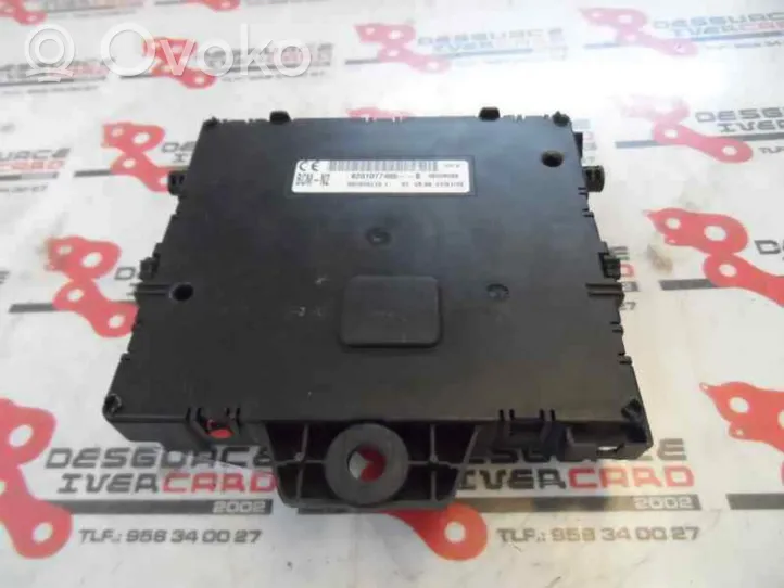 Renault Kangoo II Module de fusibles 8201077405--B