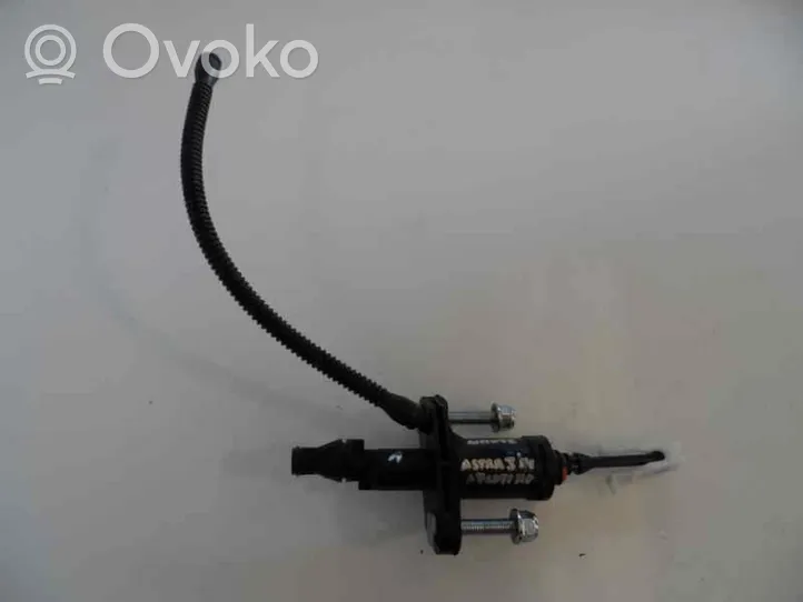 Opel Astra J Clutch master cylinder 