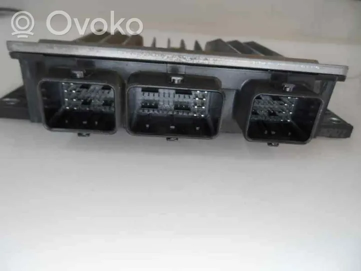 Dacia Logan I Sterownik / Moduł ECU 8200513058