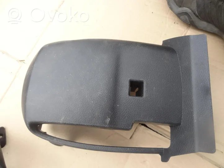 Nissan Qashqai Garniture de colonne de volant 48470HV50A