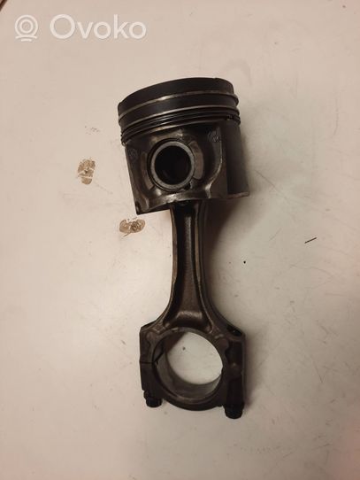 Toyota Corolla Verso E121 Piston avec bielle 