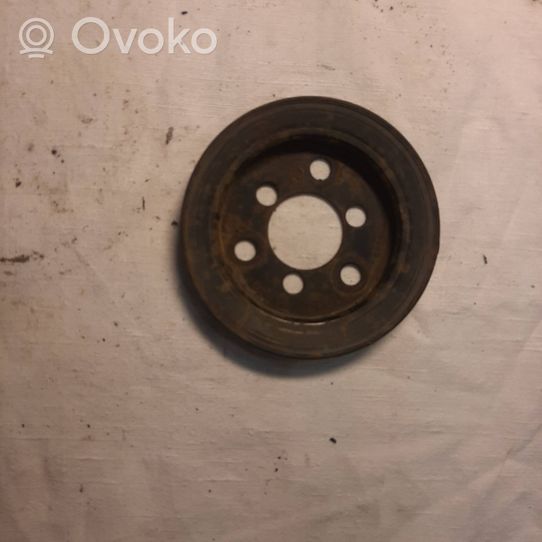 Audi A4 S4 B5 8D Ohjaustehostimen pumpun hihnapyörä 058145