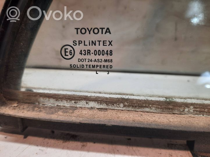 Toyota Avensis T250 Vetro del deflettore posteriore 43R00048
