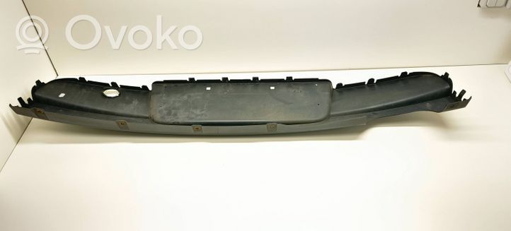 BMW 1 E81 E87 Rivestimento della parte inferiore del paraurti posteriore 51127906813