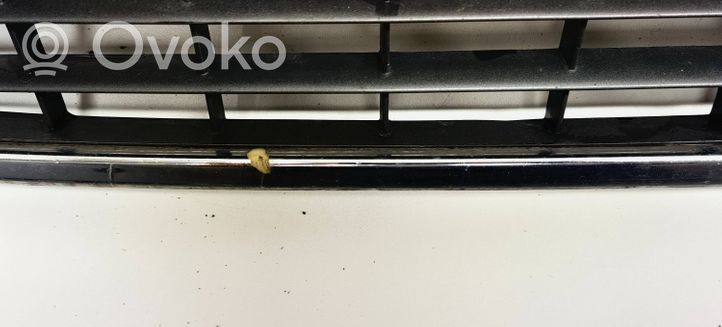 Audi A6 S6 C6 4F Maskownica / Grill / Atrapa górna chłodnicy 4F0853651