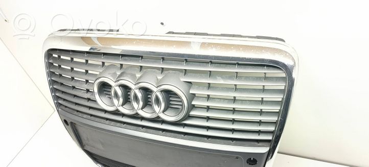 Audi A6 S6 C6 4F Grille calandre supérieure de pare-chocs avant 4F0853651