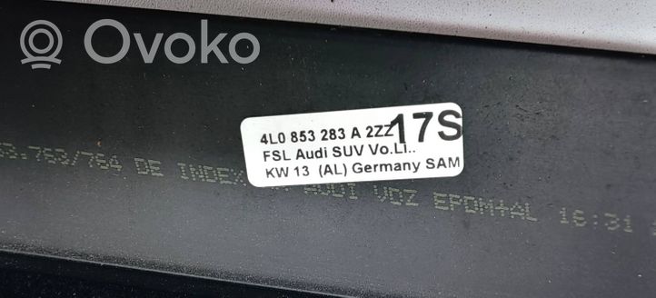 Audi Q7 4L Priekinių durų stiklo apdaila 4L0853283