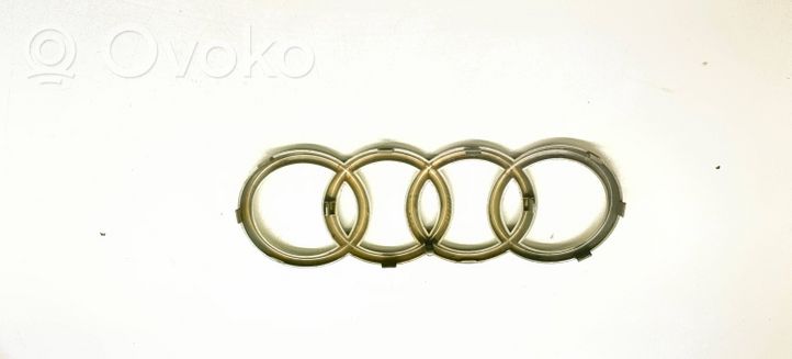 Audi A6 S6 C6 4F Mostrina con logo/emblema della casa automobilistica 8P0853605