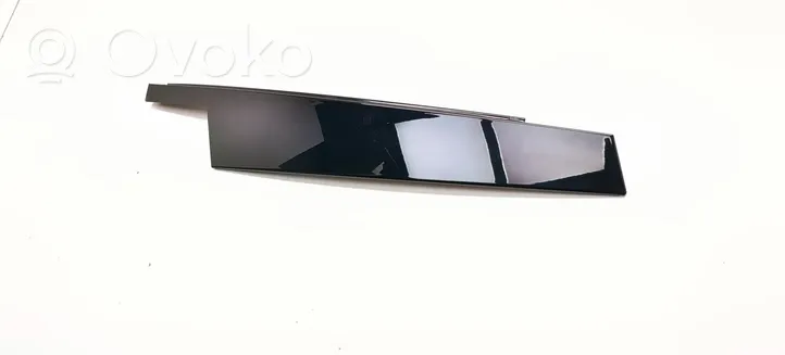 BMW 5 G30 G31 Rivestimento modanatura del vetro della portiera anteriore 7390121