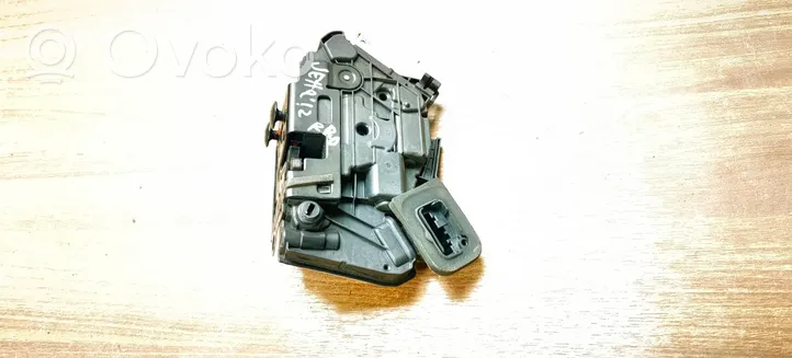 Volkswagen Jetta VI Rear door lock 5K4839016F