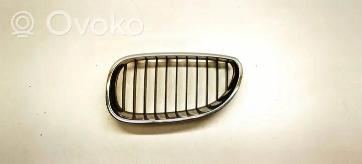 BMW 5 E60 E61 Atrapa chłodnicy / Grill 51137065701