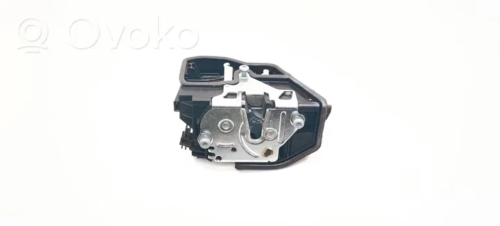 BMW 5 F10 F11 Zamek drzwi przednich 7202144