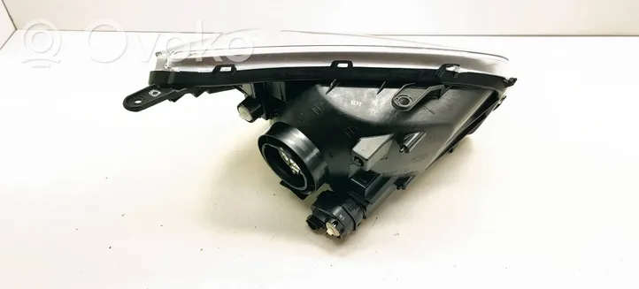 Toyota RAV 4 (XA10) Lampa przednia 8117042180