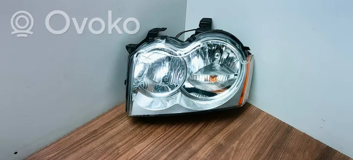 Jeep Grand Cherokee (WK) Lampa przednia 55156671