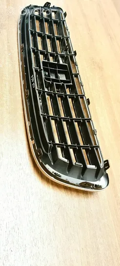 Volvo V50 Grille calandre supérieure de pare-chocs avant 30744915