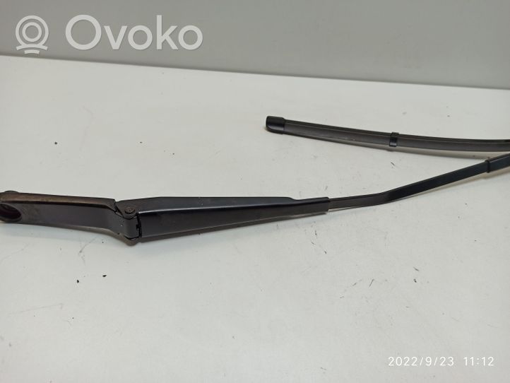 Audi A7 S7 4G Front wiper blade arm 