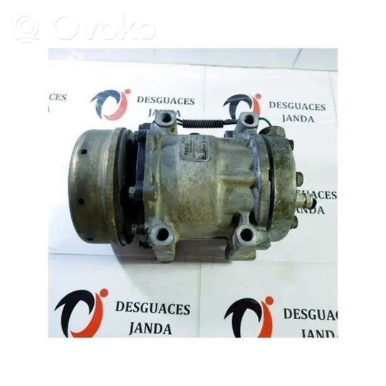 Chrysler Voyager Compressore aria condizionata (A/C) (pompa) 04677344C