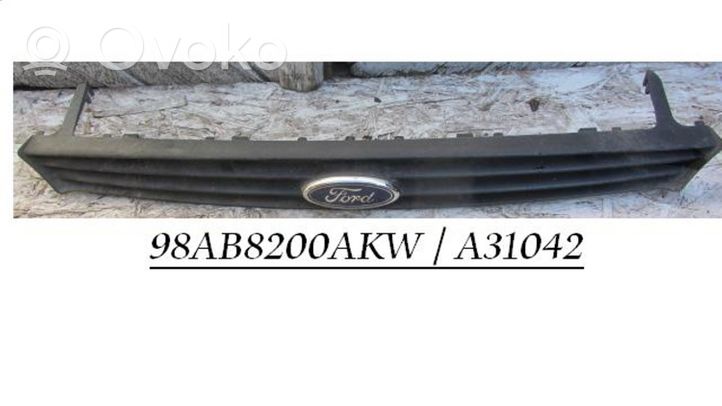 Ford Focus Maskownica / Grill / Atrapa górna chłodnicy 98AB8200