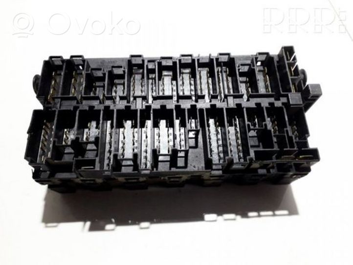 Volkswagen Caddy Fuse box set 357937039