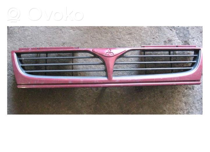 Mitsubishi Space Wagon Grille calandre supérieure de pare-chocs avant 