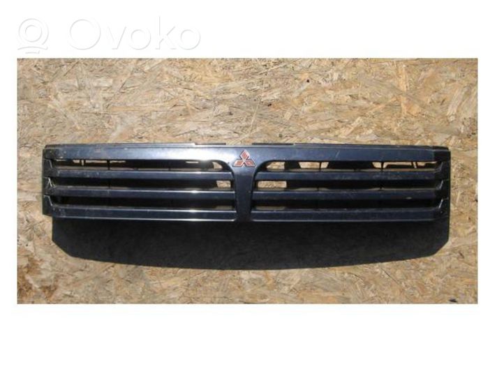 Mitsubishi Space Wagon Maskownica / Grill / Atrapa górna chłodnicy MR275627