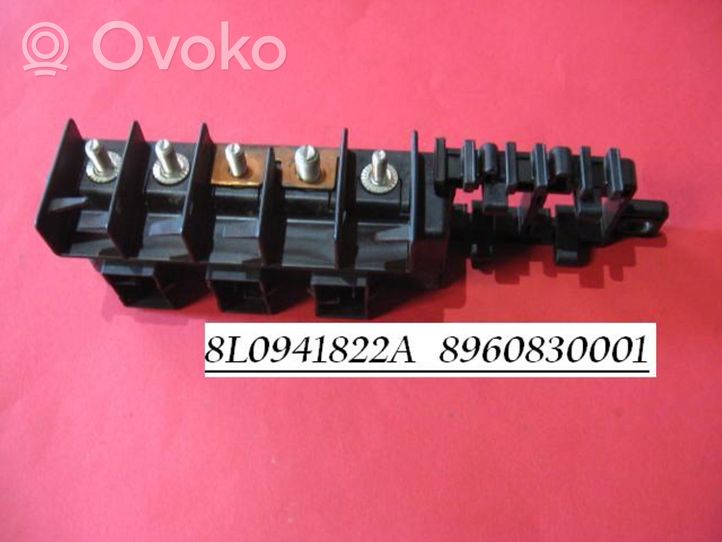 Audi A4 S4 B5 8D Modulo fusibile 8L0941822A