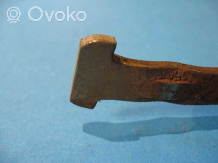 Volkswagen Polo III 6N 6N2 6NF Front door check strap stopper 1H0837323