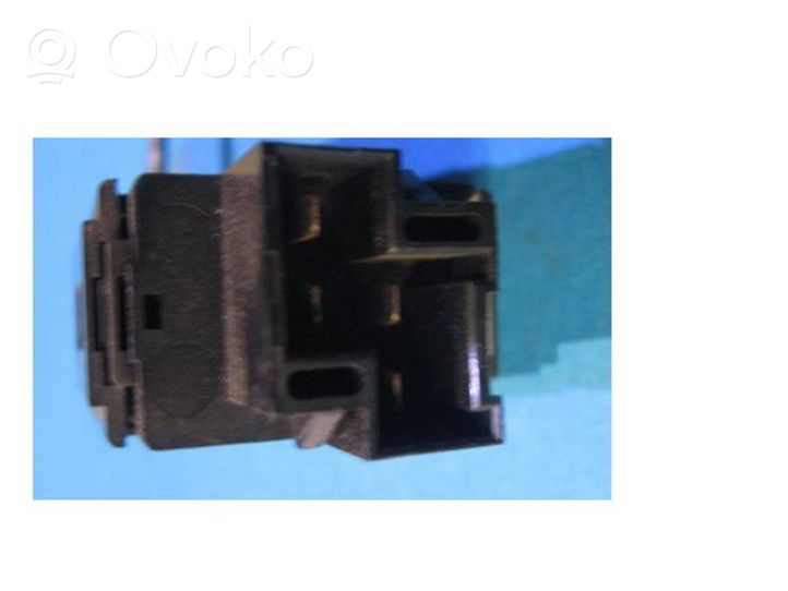 Volvo 850 Interruttore del pedale del freno 9128577